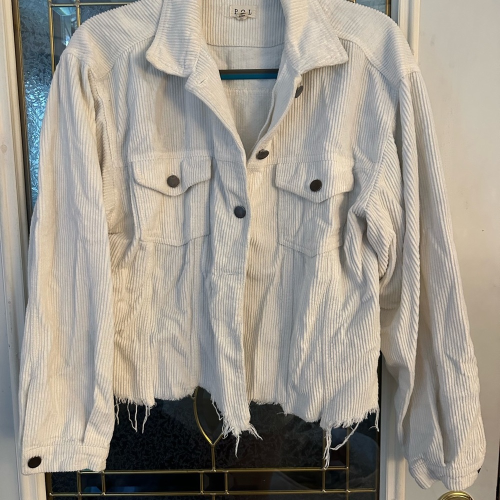 POL Cropped White Utility Jacket with Distressed Hem